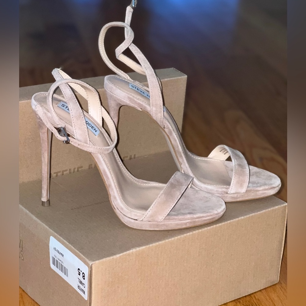 Steve Madden suede camel colored heels